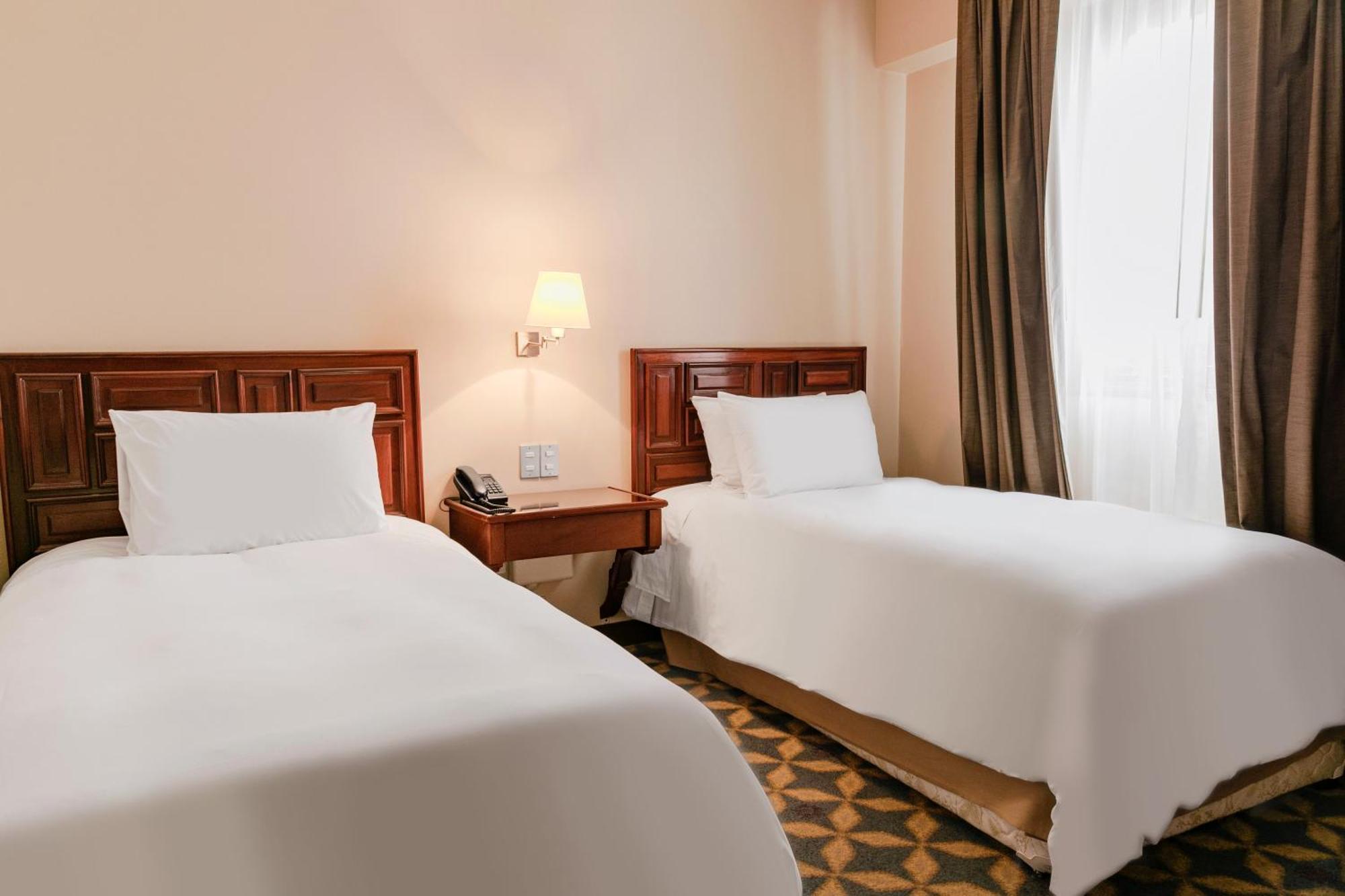 Costa Del Sol Trujillo Centro Hotel Екстериор снимка